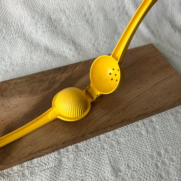 Share Lemon Lime Juicer Squeezer Aluminum - Picture 3 of 4